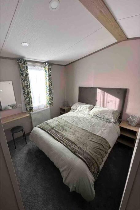 Brand New 6 Berth Holiday Home Селси Экстерьер фото