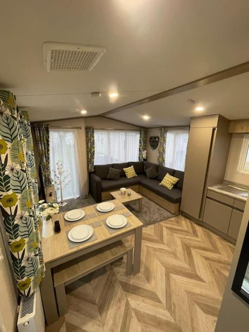 Brand New 6 Berth Holiday Home Селси Экстерьер фото